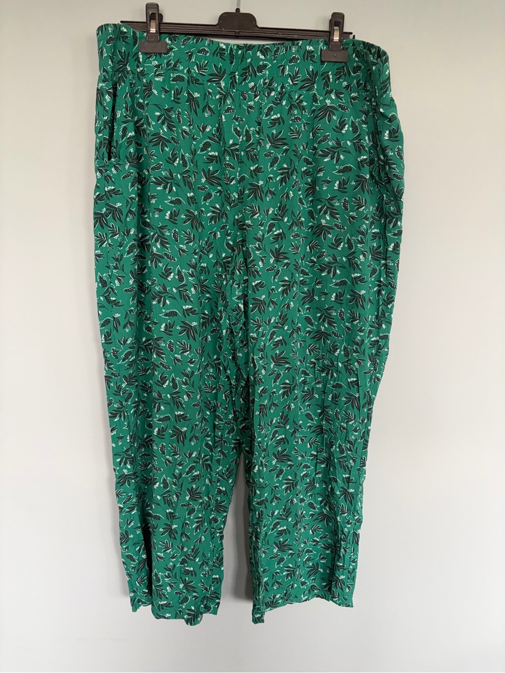 Green Floral Straight-Leg Women's Pants